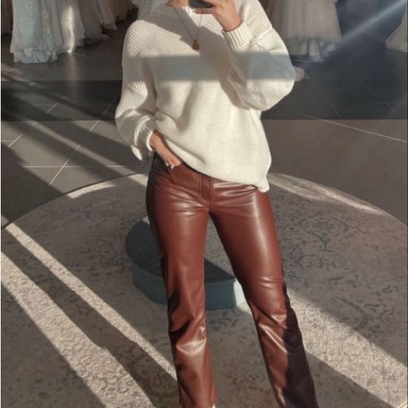 Abercrombie & Fitch Vegan Leather 90s Straight Pants - Picture 7 of 9